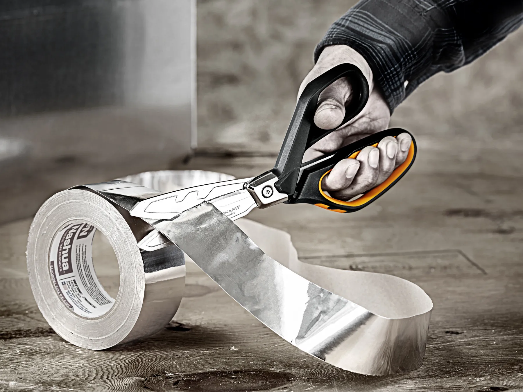 FISKARS  POWERARC  HEAVY DUTY SCHAAR  26CM